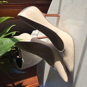 Guess nude patent leather stilettos